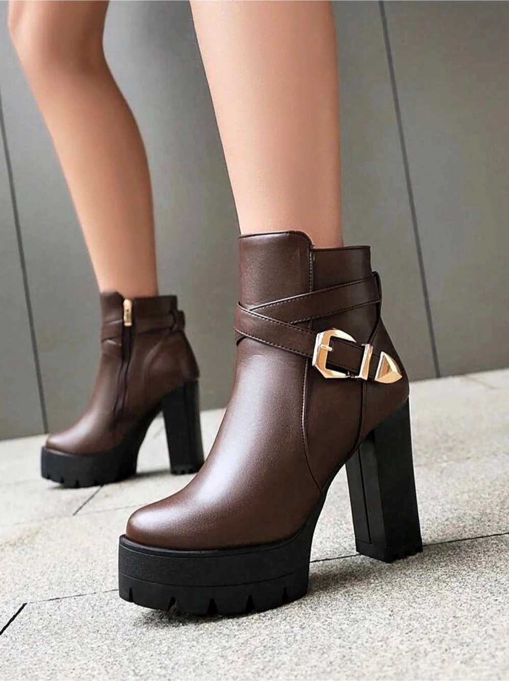NWT Brown Platform Heeled Ankle Boots (Size 8)